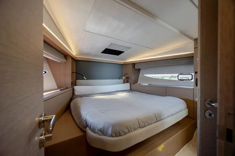 Slide: The Image of 2024 Prestige 420 - Image 39 - 39