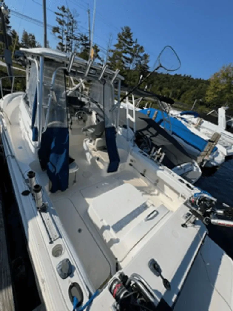 Slide: The Image of Trophy 2352 Walkaround 2007 - 11