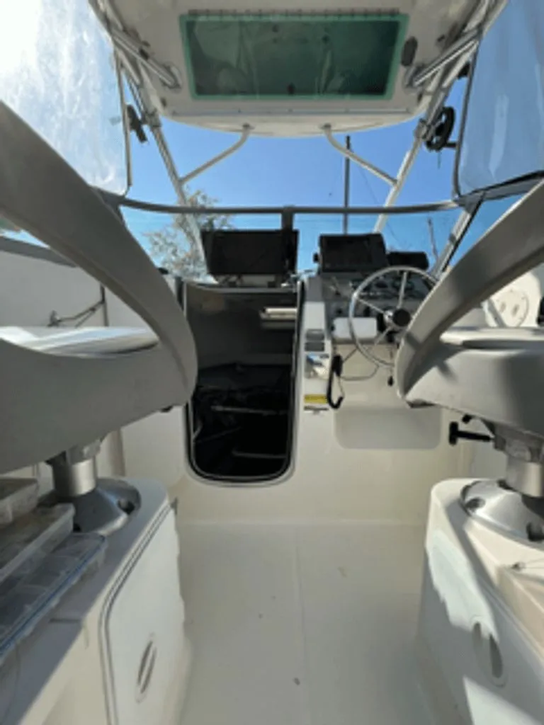 Slide: The Image of Trophy 2352 Walkaround 2007 - 13