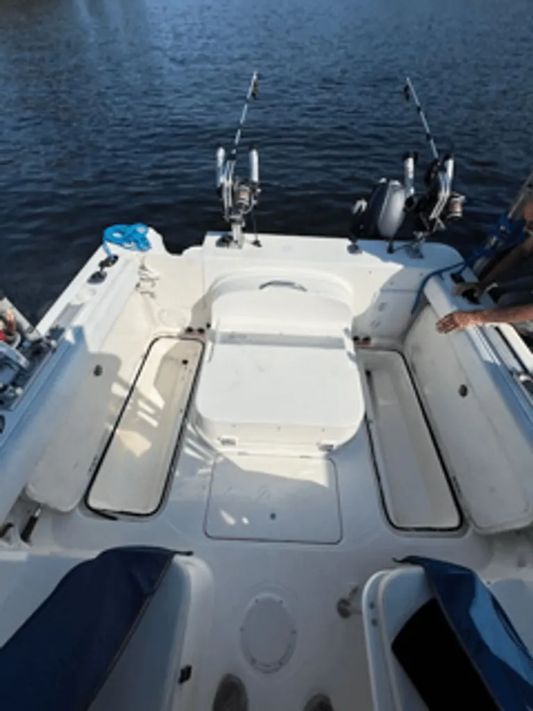 Slide: The Image of Trophy 2352 Walkaround 2007 - 15