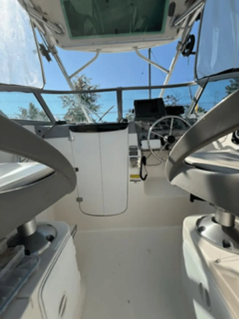 Slide: The Image of Trophy 2352 Walkaround 2007 - 9