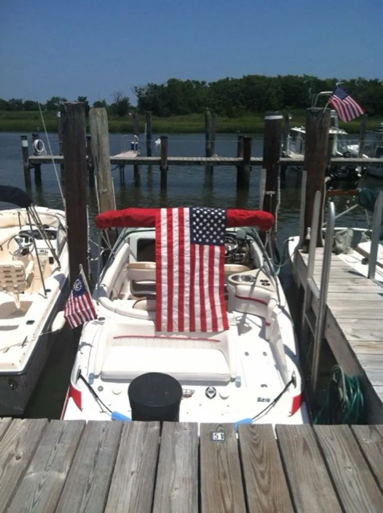 Slide: The Image of Four Winns 215 Sundowner 2009 - 2