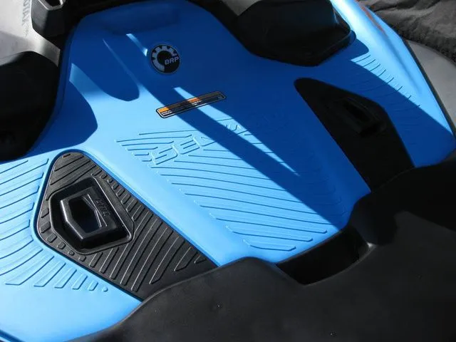 Slide: The Image of Sea-Doo SparkTrixx For 3 Rotax 900 ACE - 90 Ibr And Aud 2026 - 8