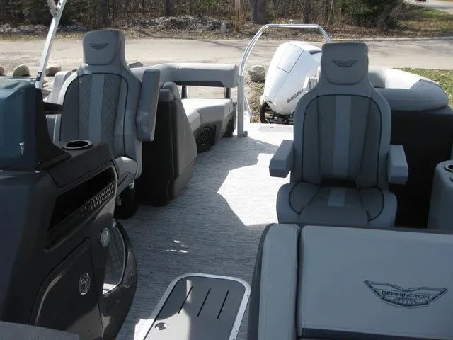 Slide: The Image of Bennington 22MOFBSF Tritoon w/200hp Mercury OB 2026 - 11