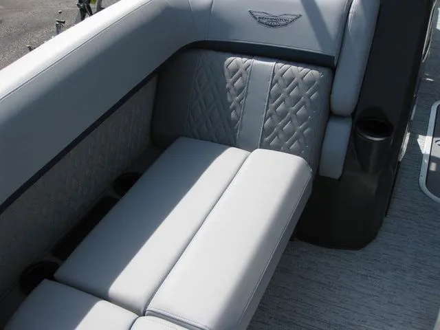 Slide: The Image of Bennington 22MOFBSF Tritoon w/200hp Mercury OB 2026 - 12