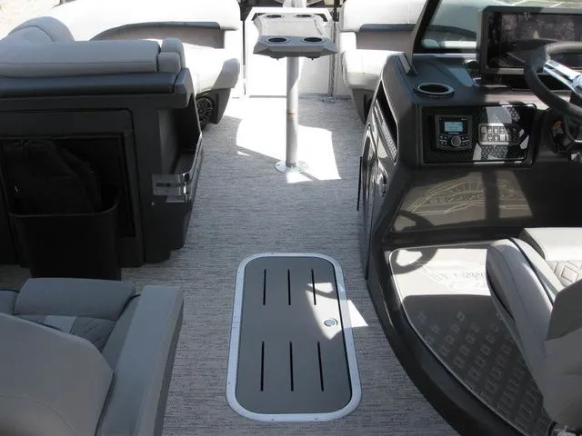 Slide: The Image of Bennington 22MOFBSF Tritoon w/200hp Mercury OB 2026 - 23