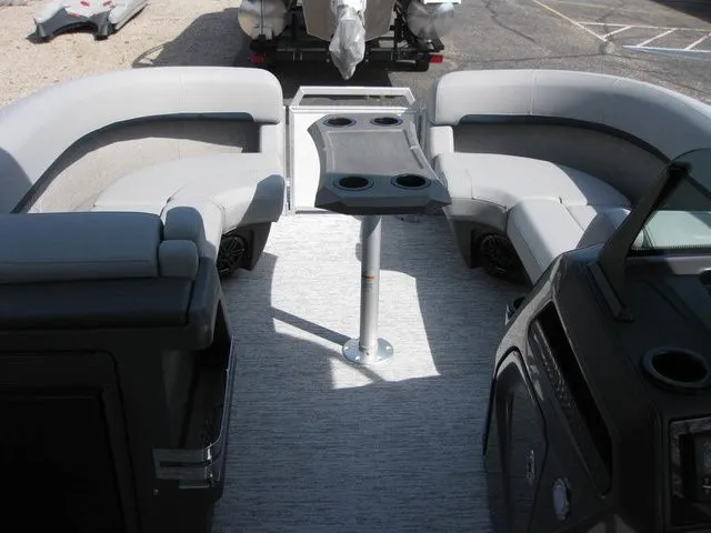 Slide: The Image of Bennington 22MOFBSF Tritoon w/200hp Mercury OB 2026 - 8