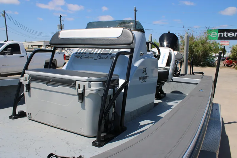 Slide: The Image of Boat dashboard featuring Lowrance HDS12 display on Mamba 24VX, 2023 model. - 16