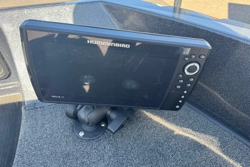 Slide: The Image of Humminbird Helix 10 fish finder on 2023 Nitro ZV20 boat dashboard. - 20
