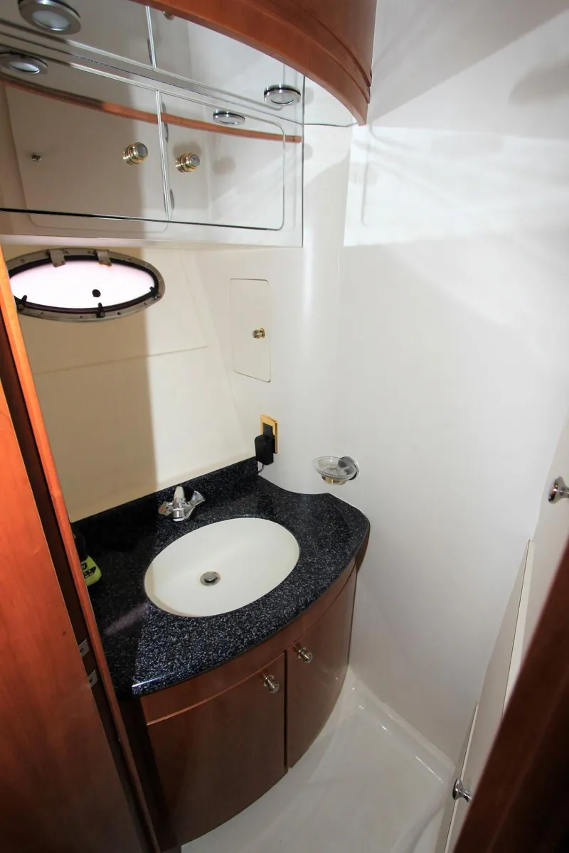 Slide: The Image of Interior of Carver 506 Motor Yacht 2001 bathroom. - 31