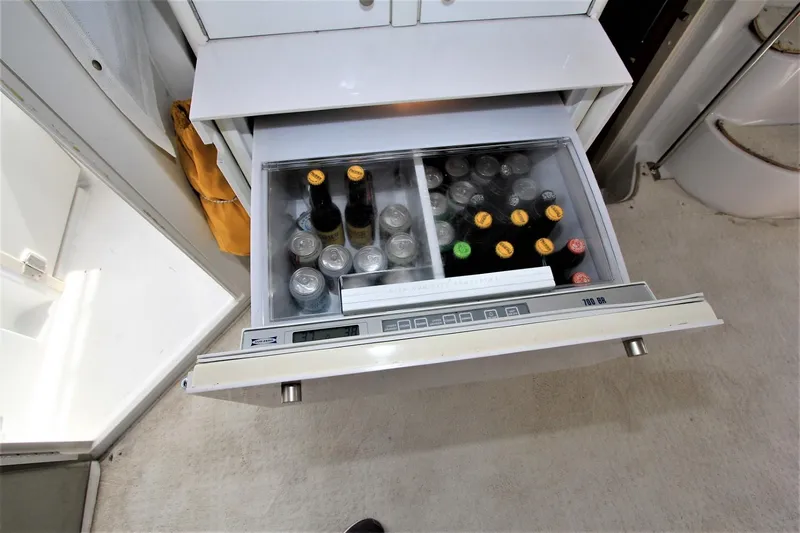 Slide: The Image of Carver Yachts 506 Motor Yacht 2001 - 56