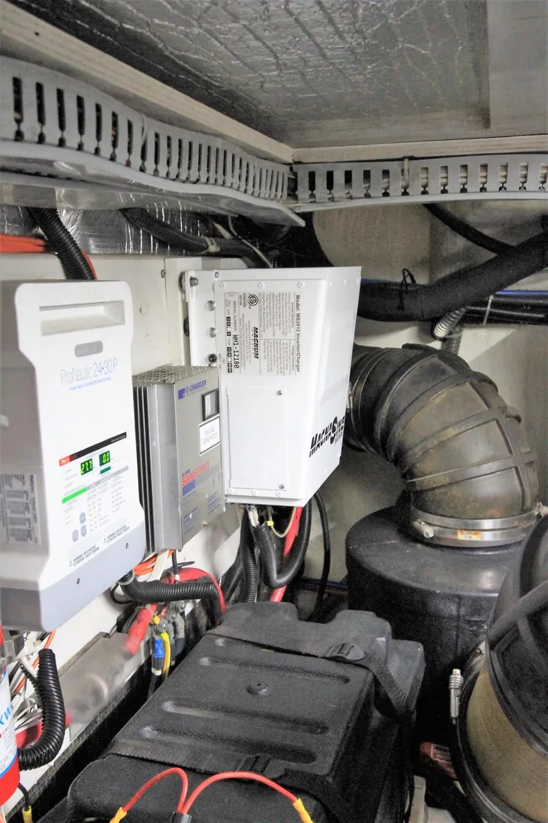 Slide: The Image of Carver Yachts 506 Motor Yacht 2001 - 71