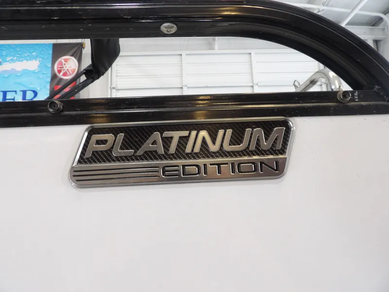 Slide: The Image of Avalon LSZ Versatile Rear Bench - 23' 2025 - 10