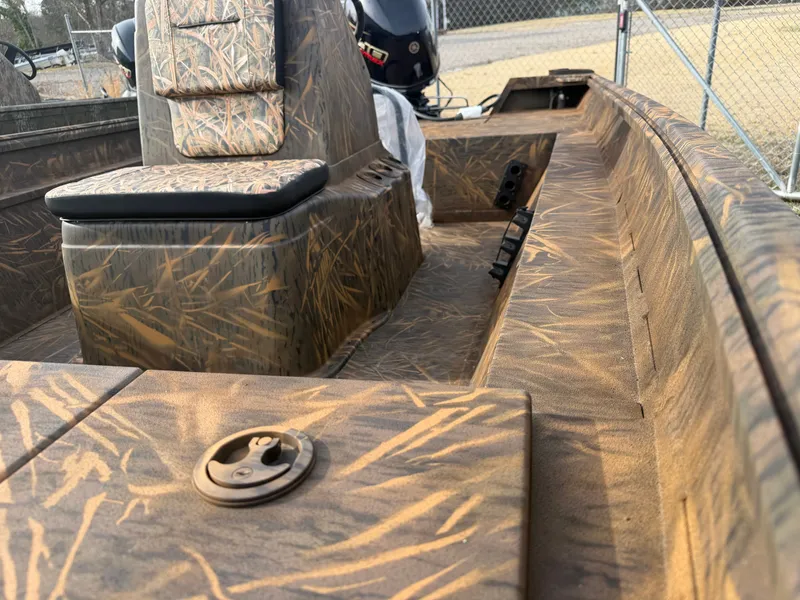 Slide: The Image of G3 Gator Tough 18 CC 2026 - 12