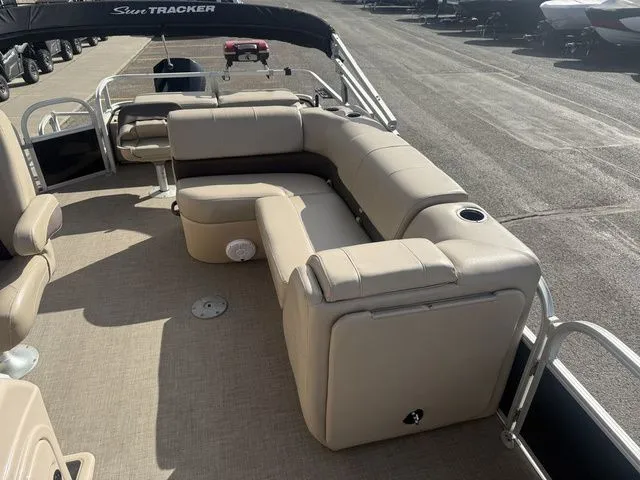 Slide: The Image of Sun Tracker SportFish 22 XP3 2019 - 10