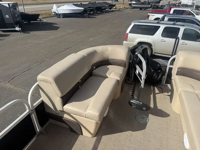 Slide: The Image of Sun Tracker SportFish 22 XP3 2019 - 12