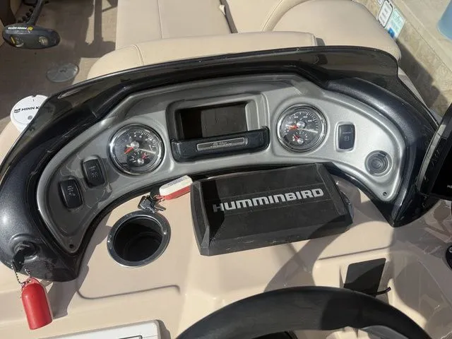 Slide: The Image of Sun Tracker SportFish 22 XP3 2019 - 19