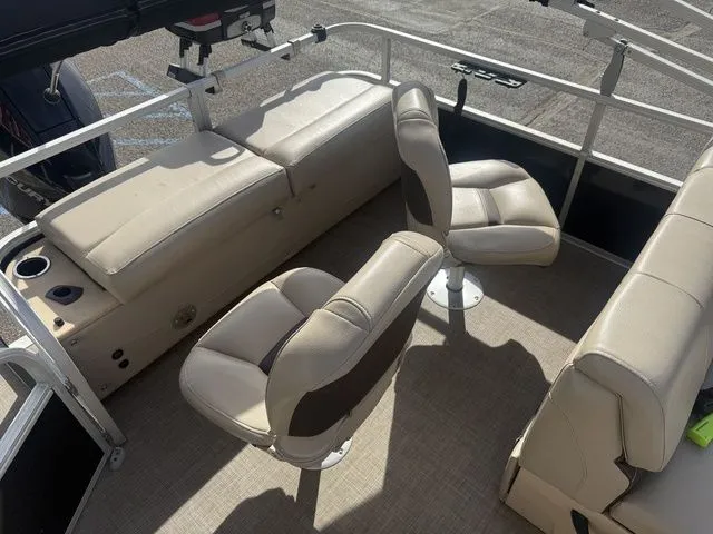 Slide: The Image of Sun Tracker SportFish 22 XP3 2019 - 21