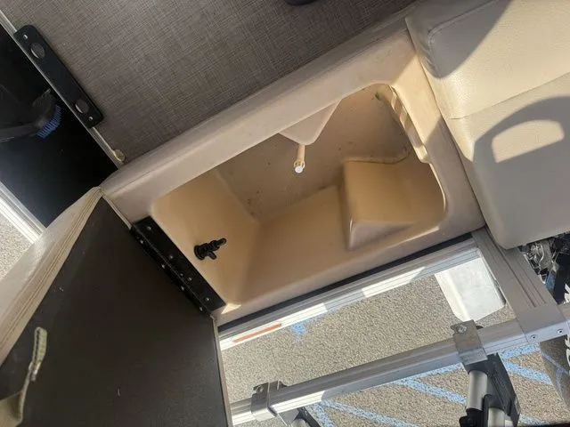 Slide: The Image of Sun Tracker SportFish 22 XP3 2019 - 24