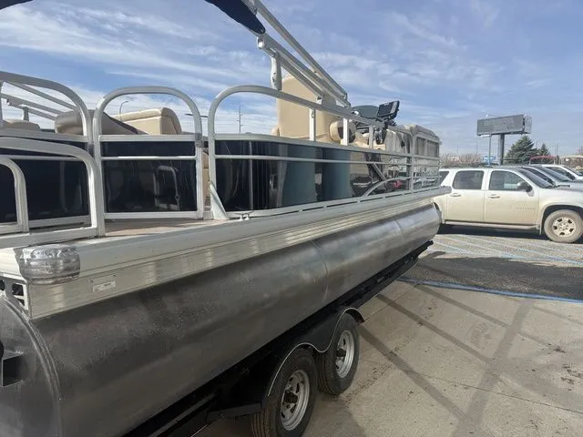 Slide: The Image of Sun Tracker SportFish 22 XP3 2019 - 6