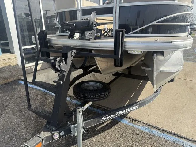 Slide: The Image of Sun Tracker SportFish 22 XP3 2019 - 8