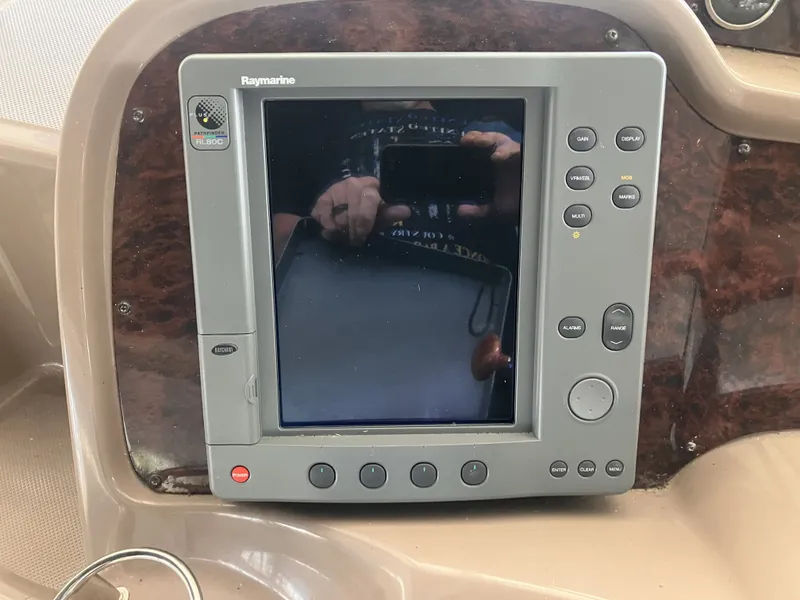 Slide: The Image of Regal Commodore 3560 2004 - 19