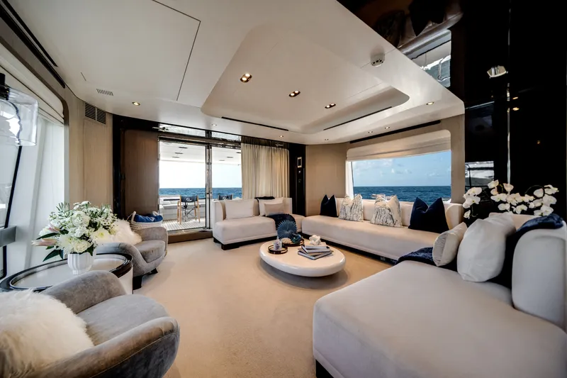 Slide: The Image of Azimut Grande 27M 2020 - 43