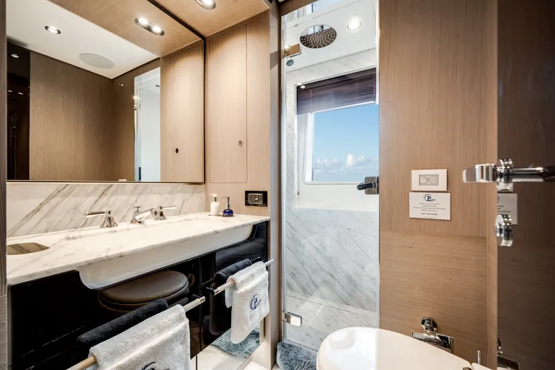 Slide: The Image of Azimut Grande 27M 2020 - 21