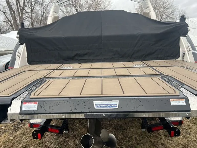 Slide: The Image of Chaparral 26 Surf 2021 - 5