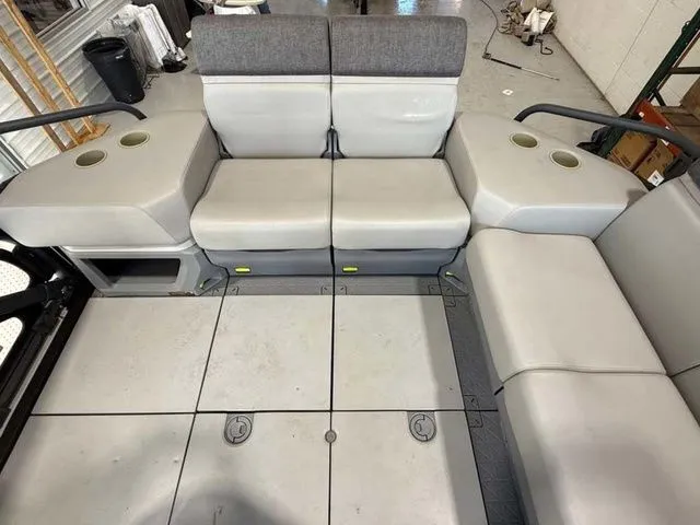 Slide: The Image of Sea-Doo Switch Cruise 21 2023 - 3