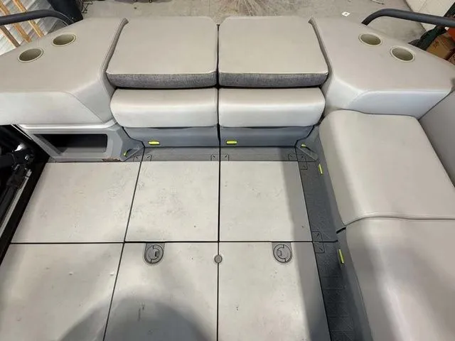 Slide: The Image of Sea-Doo Switch Cruise 21 2023 - 4