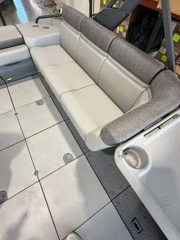 Slide: The Image of Sea-Doo Switch Cruise 21 2023 - 5