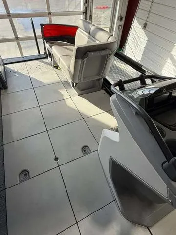 Slide: The Image of Sea-Doo Switch Cruise 21 2023 - 9