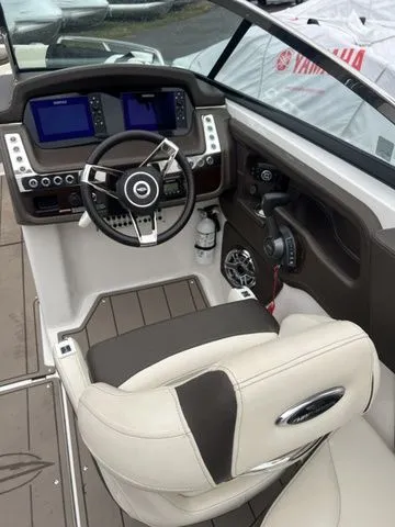 Slide: The Image of Chaparral 26 Surf 2021 - 15