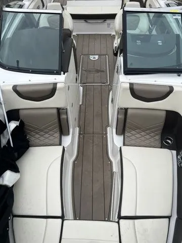 Slide: The Image of Chaparral 26 Surf 2021 - 25