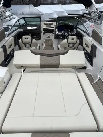 Slide: The Image of Chaparral 26 Surf 2021 - 9