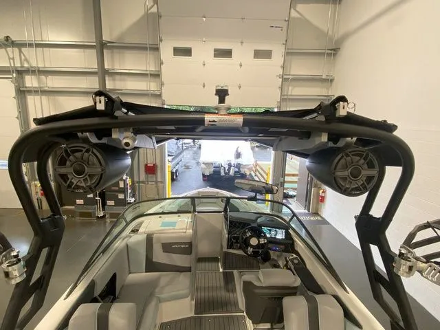 Slide: The Image of Nautique Super Air Nautique 230 2021 - 21