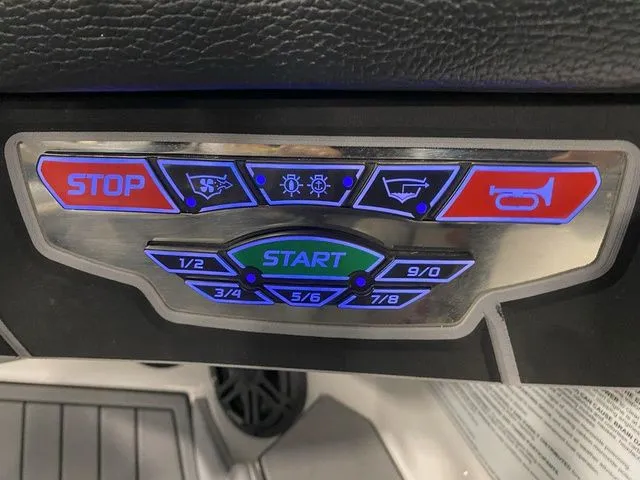 Slide: The Image of Nautique Super Air Nautique 230 2021 - 25