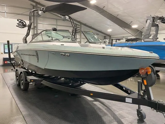 Slide: The Image of Nautique Super Air Nautique 230 2021 - 3