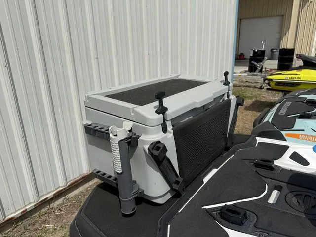 Slide: The Image of Sea-Doo FishPro Sport 170 iBR and iDF 2023 - 11