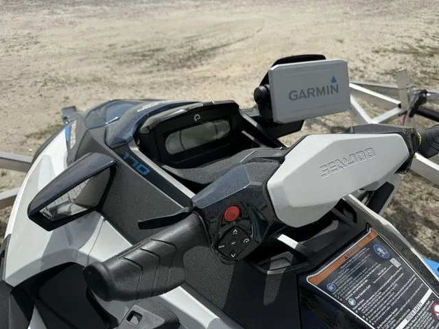 Slide: The Image of Sea-Doo FishPro Sport 170 iBR and iDF 2023 - 9