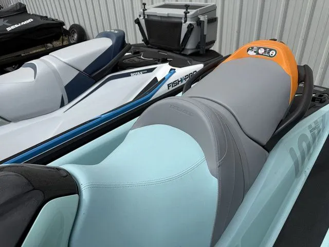 Slide: The Image of Sea-Doo Wake 170 2023 - 11