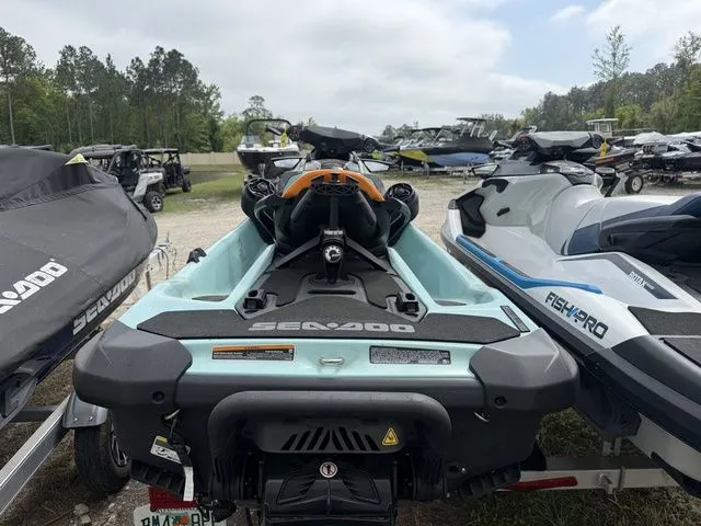 Slide: The Image of Sea-Doo Wake 170 2023 - 6