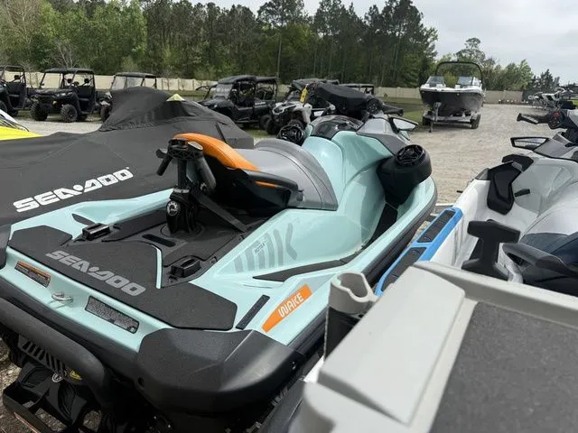 Slide: The Image of Sea-Doo Wake 170 2023 - 7