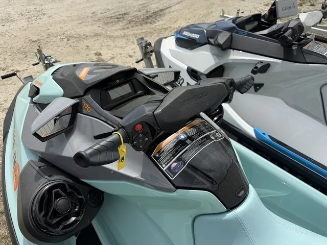 Slide: The Image of Sea-Doo Wake 170 2023 - 8