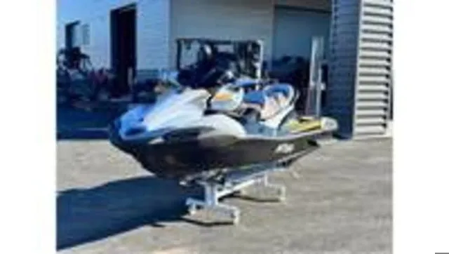 Slide: The Image of Kawasaki Jet Ski® Ultra® 160 LX 2026 - 5