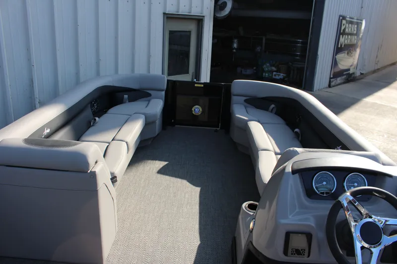 Slide: The Image of Barletta Aria A245UC 2025 - 23