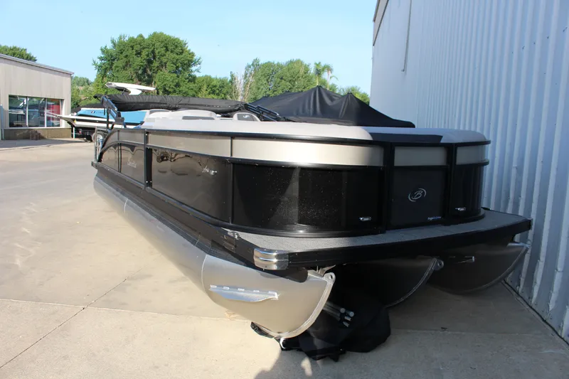 Slide: The Image of Barletta Aria A245UC 2025 - 5