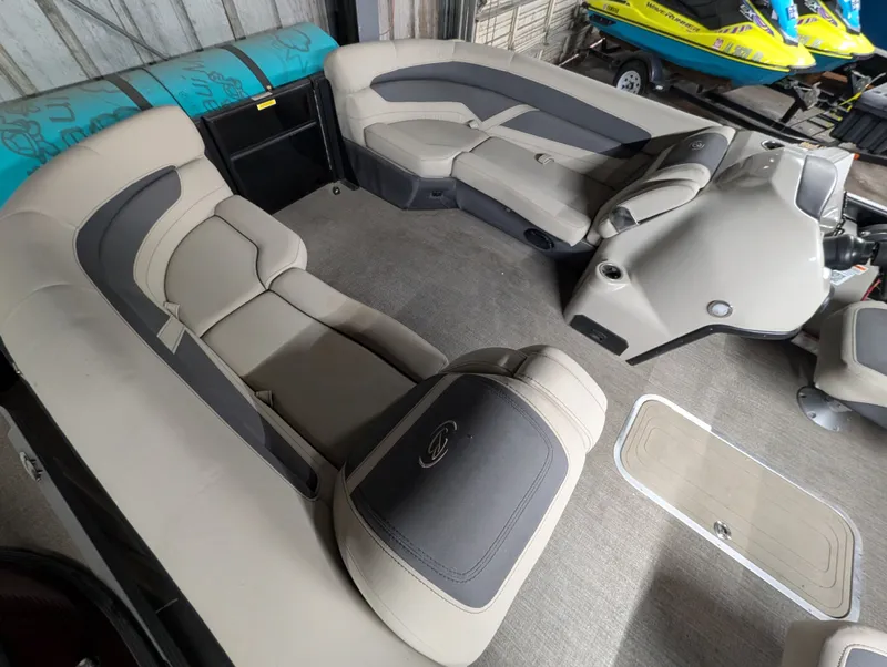 Slide: The Image of Barletta Cabrio 22UC 2022 - 13