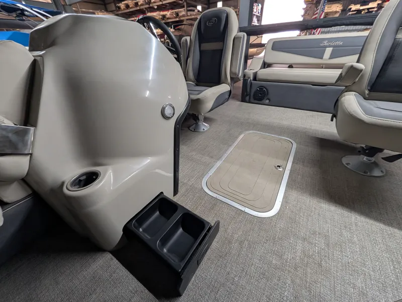 Slide: The Image of Barletta Cabrio 22UC 2022 - 16